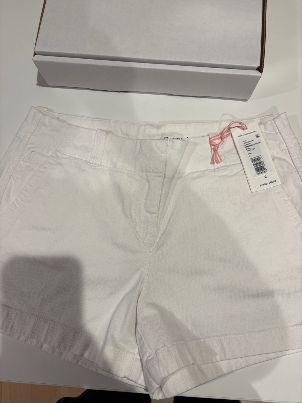 Vineyard VINES women shorts size 2 new with tags